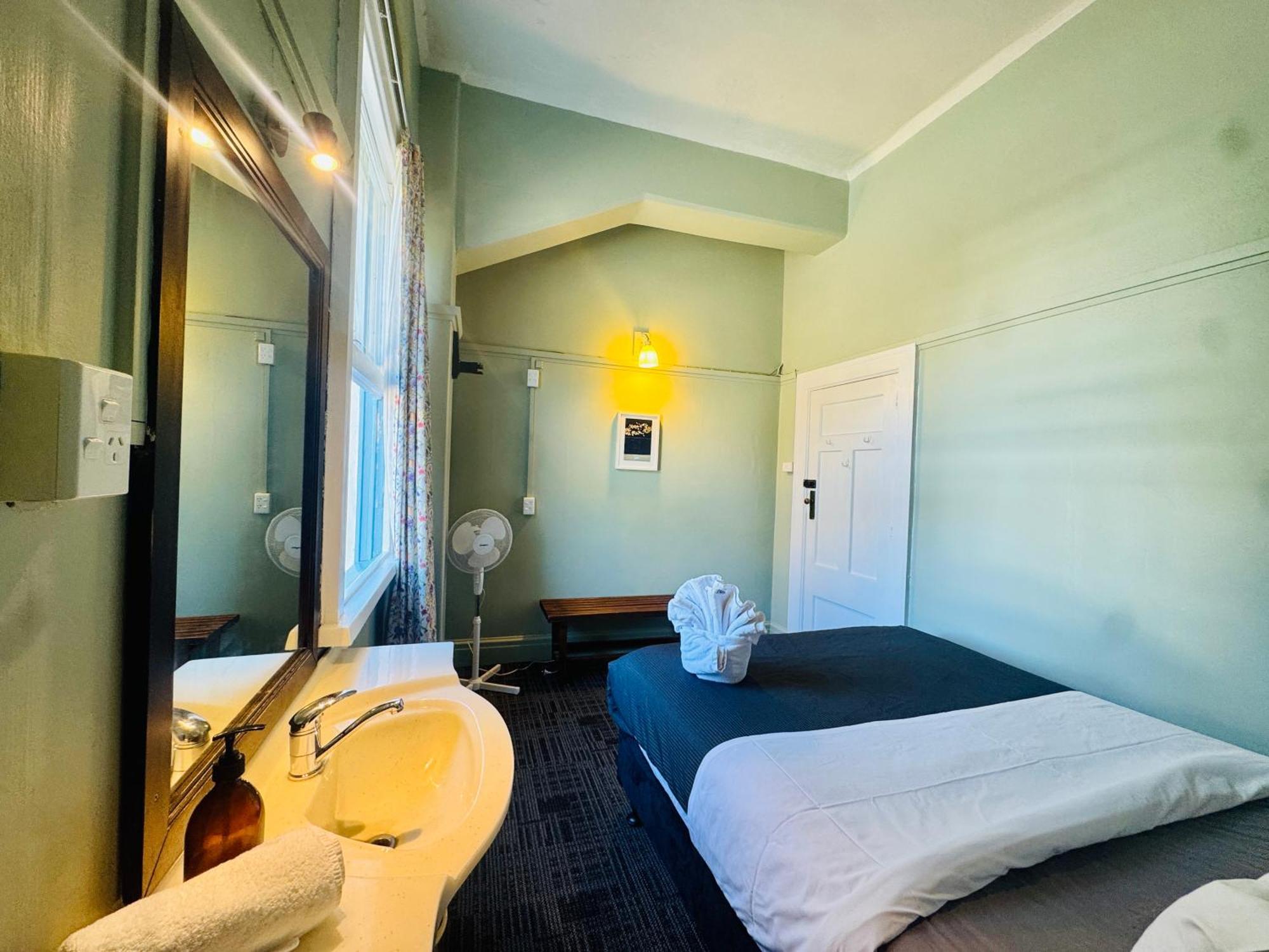 Crashpalace Backpackers Napier Eksteriør bilde